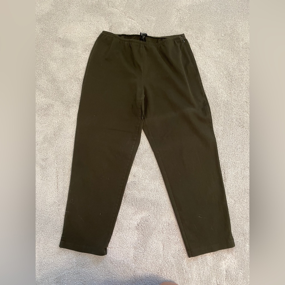 Eileen Fisher Cotton blend side zipper pants. Size M olive green color
